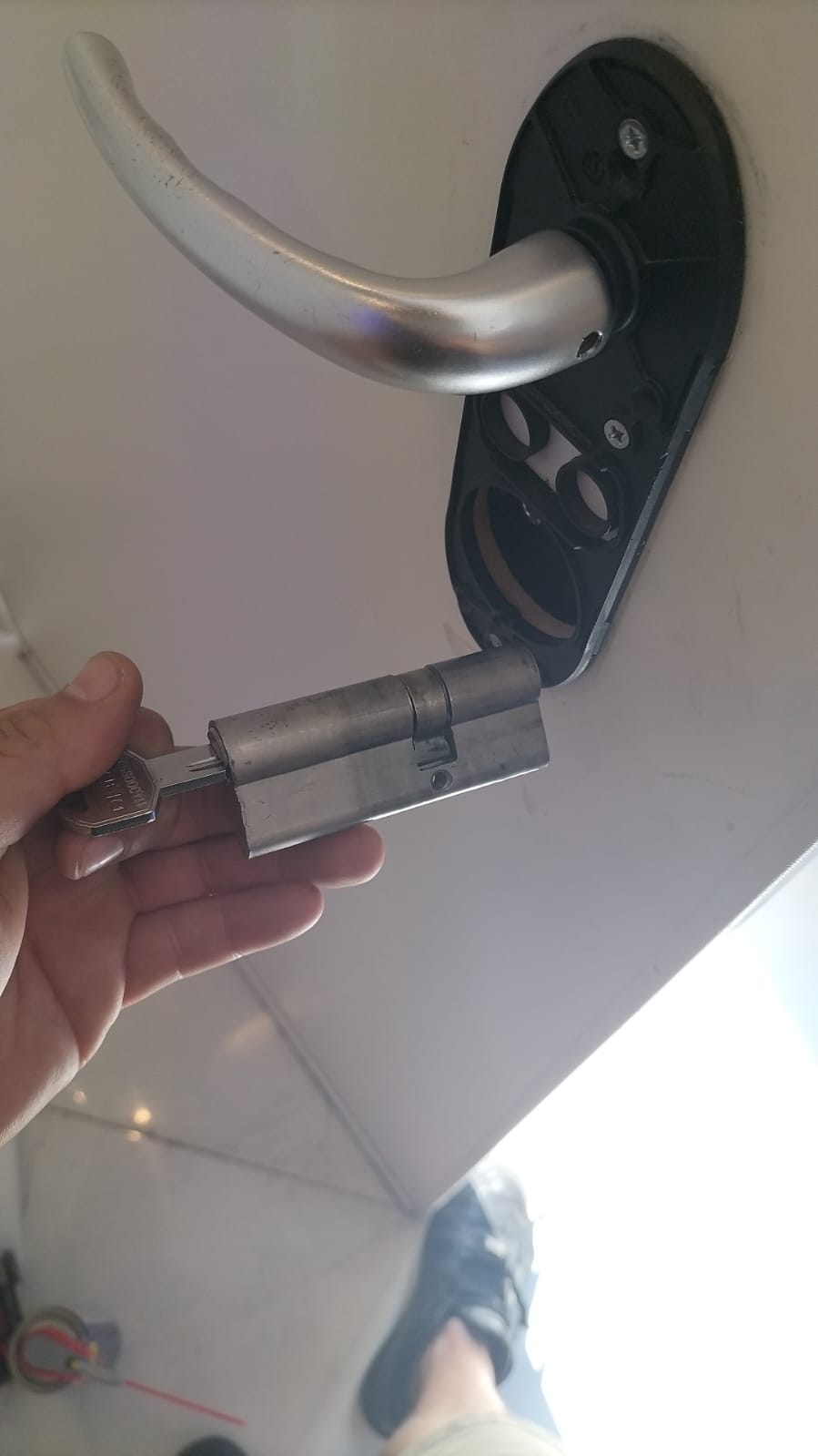 Cambio de bombín de seguridad en cerradura — sur Alicante